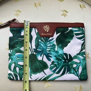 Tommy Bahama Clutch (swimsuit bag)